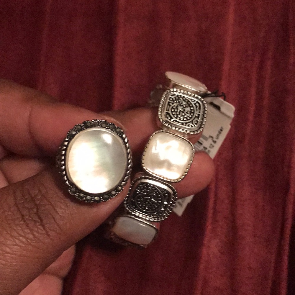 Mother of Pearl Ring & Bracelet Set - Picture 4 of 5